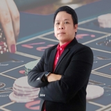 The "CEO David Trần – Người Định Hình Thành Công Của V9BET" user's logo