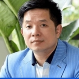 The "CEO Văn Hậu" user's logo