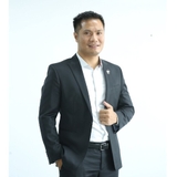 The "Cù Xuân Bính chuyên viên tư vấn bất động sản Vinhomes" user's logo