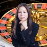 The "Ceo Linh Nguyễn Luck8llc" user's logo