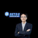 The "CEO Lê Minh Quân" user's logo