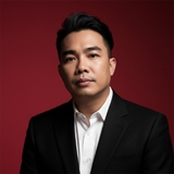 The "Nguyễn Hoàng Trung" user's logo