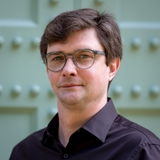 The "Stephen Barchan" user's logo