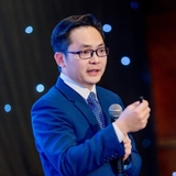 The "Nguyễn Huy Hoàng" user's logo