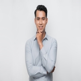 The "CEO Hoàng VIBE" user's logo