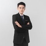 The "Lê Minh Nhật" user's logo
